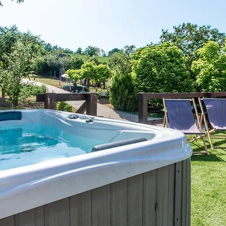 Berky Kuria - Stylish In The Hills Of Tolna For 16people Vila Nagykonyi