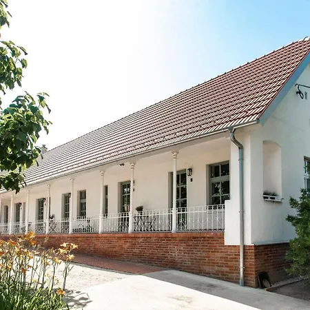 Berky Kuria - Stylish In The Hills Of Tolna For 16people *