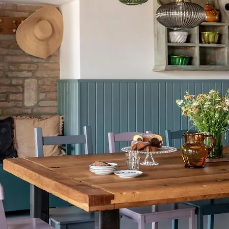 Berky Kuria - Stylish In The Hills Of Tolna For 16people