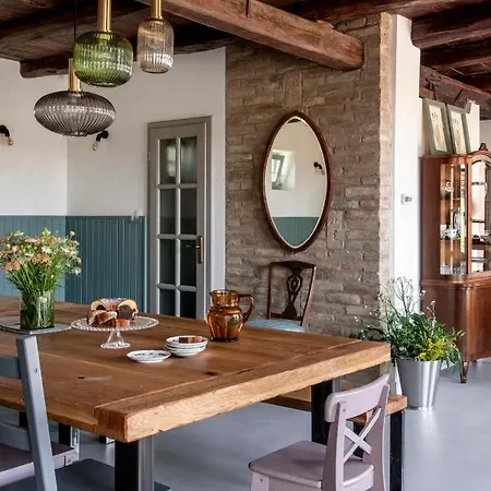 Vila Berky Kuria - Stylish In The Hills Of Tolna For 16people *