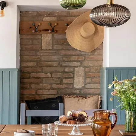 Vila Berky Kuria - Stylish In The Hills Of Tolna For 16people Nagykonyi