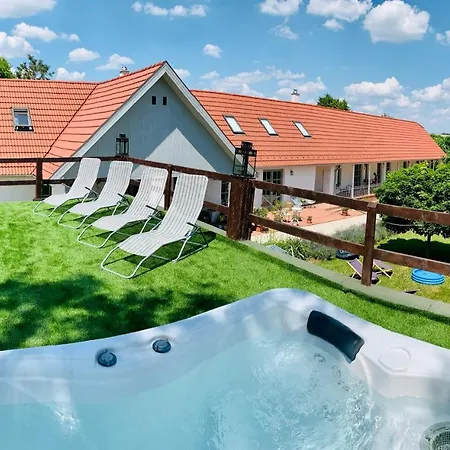 Berky Kuria - Stylish In The Hills Of Tolna For 16people *