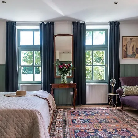 Berky Kuria - Stylish In The Hills Of Tolna For 16people *