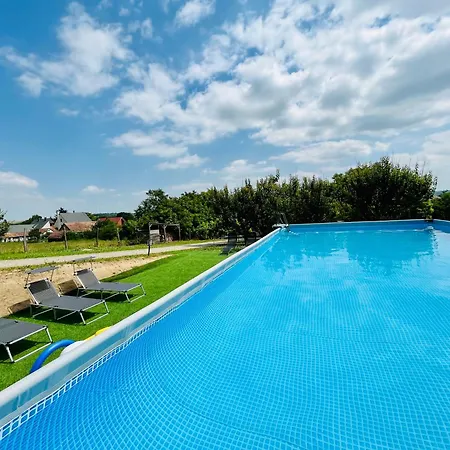 Berky Kuria - Stylish In The Hills Of Tolna For 16people *